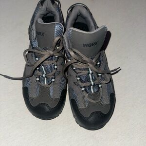 Gray and Black Mens Size 7.5 Boot Sneakers